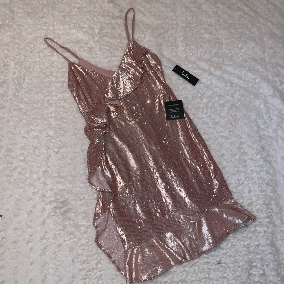 ❌Sold ❌ Lulu’s Rose Gold Clementina Sequin Dress - Picture 6 of 9